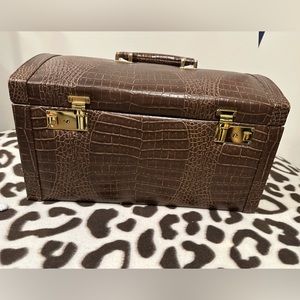 Vintage Jaguar Lockable Hardshell Train/Travel/Cosmetics Case,